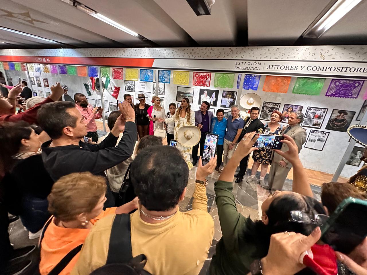 Homenaje en la Estación Emblemática Autores y Compositores de México