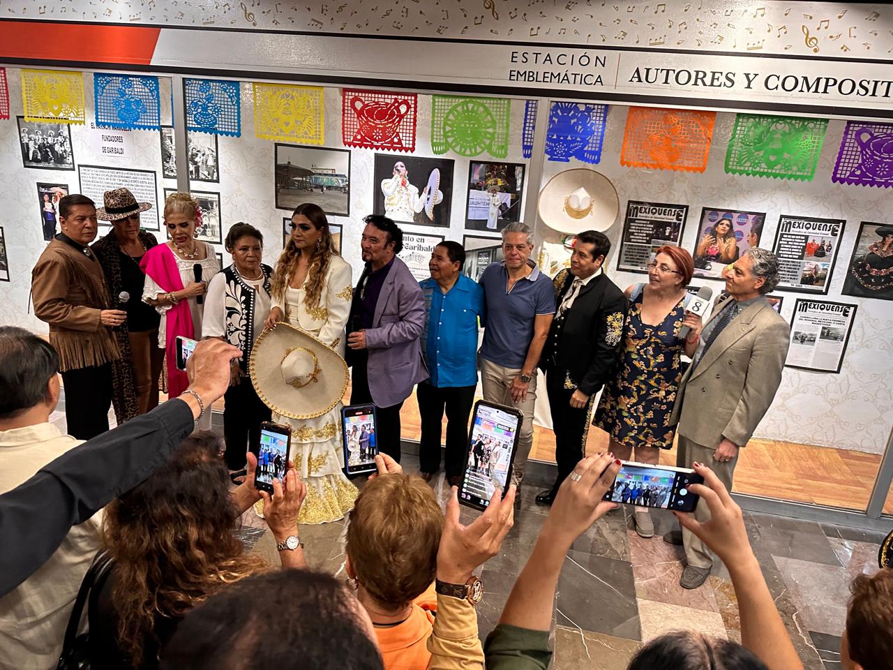 Comunidad reunida en celebración